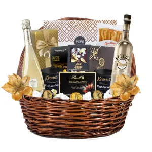 Луксозна Коледна Подаръчна Кошница с Пенливо вино Ferghettina Franciacorta и водка Beluga Celebration